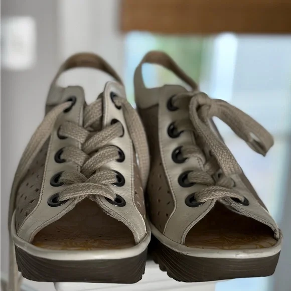 Fly London York sandal-like new. Borgogna silver and off white - Picture 3 of 8